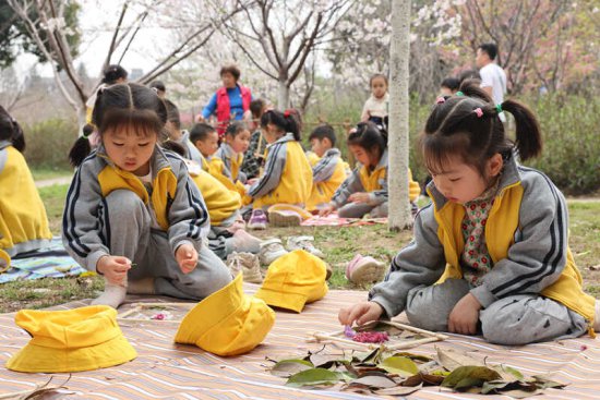 广西桂林幼儿研学活动唤起环保意识