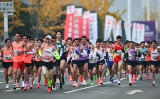 谈资丨三大赛事联袂上演 中国马拉松初冬“回暖”