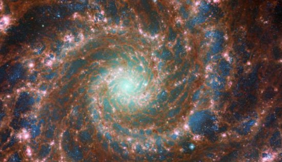 美国航天局和欧洲航天局公布幻影<em>星系</em>的新图像