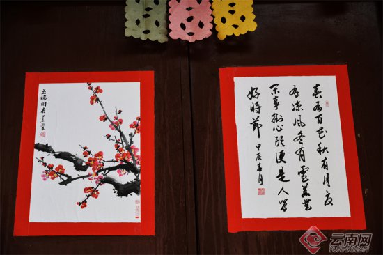 春天，在<em>剑川</em>古城的门画里邂逅一场五彩缤纷的花事
