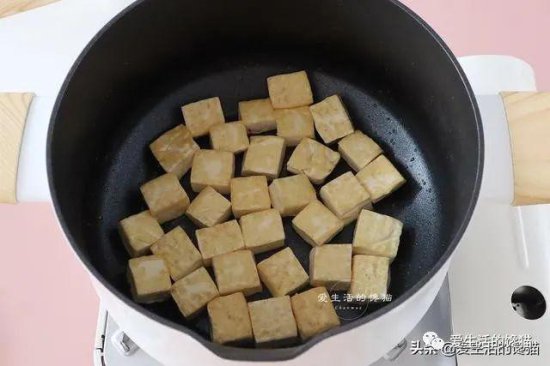 豆腐学会这样做，再也不怕没胃口，大锅一煮，上桌全扫光