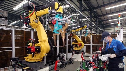 美媒称中国引领世界制造业自动化：对机器<em>人</em>需求高速增长