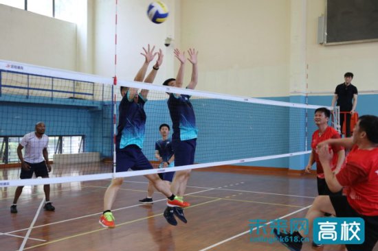 上海电力大学与<em>上海体育学院</em>举行气排球友谊交流赛