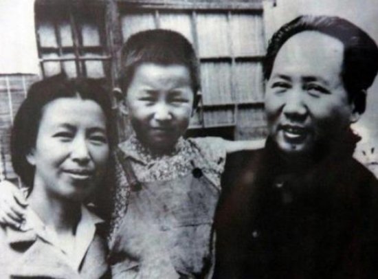 李讷和服务员结婚，给远在北京的毛主席写了封信：一切都是我...