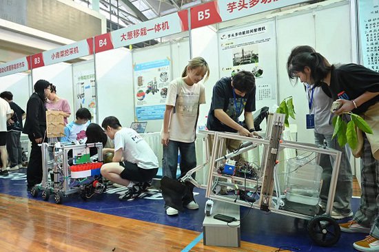 全国大<em>学生</em>机械创新设计大赛重庆赛区竞赛在重庆大学开幕