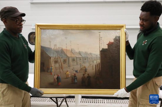 法国：走进“凡尔赛宫与紫禁城”展品打包现场