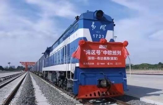 中老铁路刚通车，中国107个集装箱就火速出发，这次要赚大发了