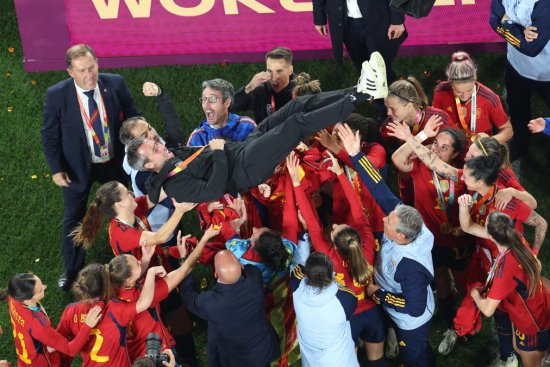 女足世界杯 |<em> 西班牙</em>队<em>主帅</em>比尔达：胜利属于球员