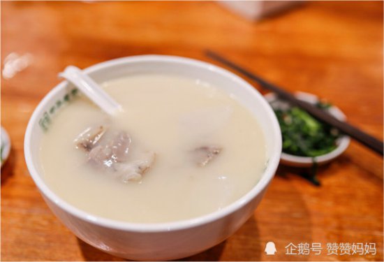 山西太原特有的传统小吃，距今已有300多年历史，其他地方吃不...