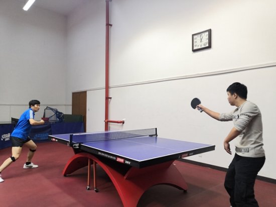 <em>外国</em>语学院举办师生乒乓球友谊赛
