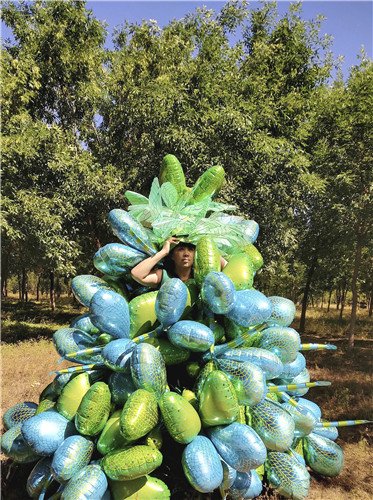 艺术家孔宁世界环境日的最新作品《绿蜻蜓》在京亮相