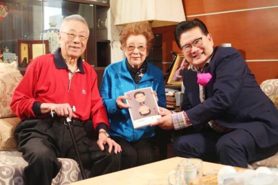 著名越剧表演艺术家一级演员筱月英病逝，享年92岁，<em>曹可凡</em>发文...