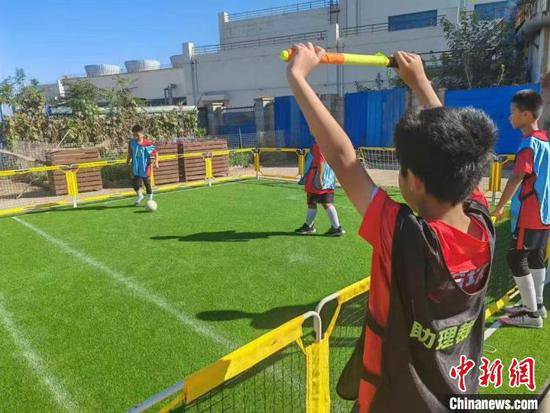 北京<em>国际</em>绿茵秋季联赛举行 凸显<em>足球</em>对青少年的教育意义