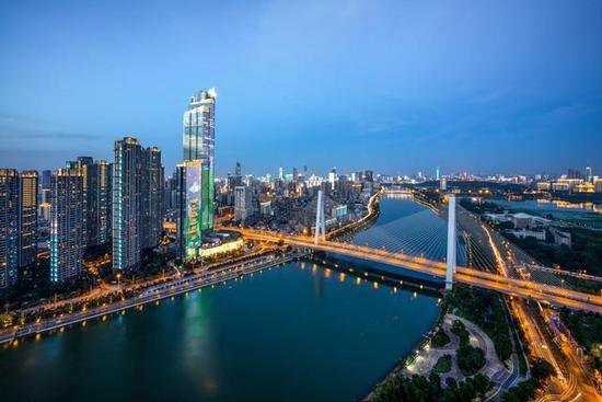湖北在建华中第一高楼，总投资超500亿元，预计2025年竣工