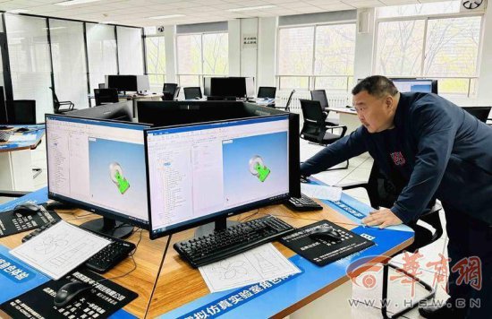 兵马俑、手机架都可3D打印 探访陕西最新的“金工<em>实习</em>”课程