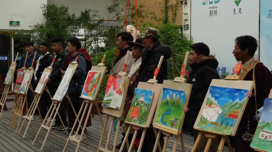 色尼区组织开展第三届“乡村振兴 那曲奋进”特色项目藏式绘画...