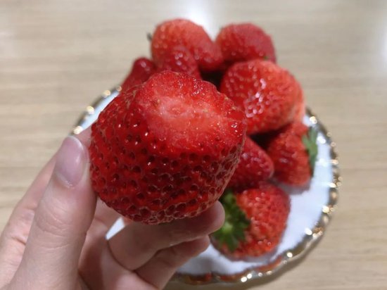 水果店老板不会告诉你的挑草莓<em>诀窍</em>，我告诉你！