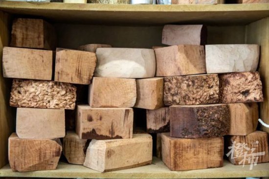 意大利买来石楠木块，开料、<em>设计</em>、打孔、打磨一人完成！美院...