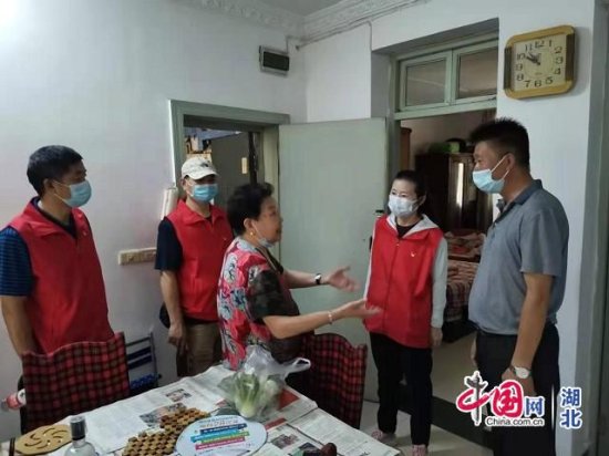 武汉市委党校：下沉社区的有群“狠心”妈、“绝情”爸