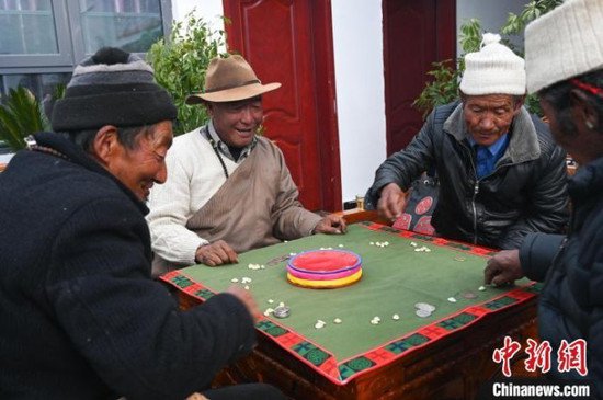 （新春见闻）西藏高海拔特困老人供养：餐食无忧还有<em>休闲娱乐</em>