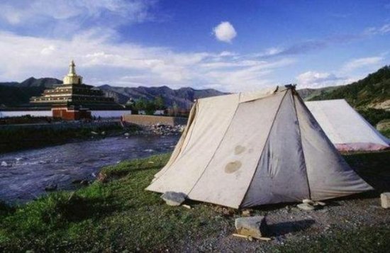 <em>为何去</em>西藏旅行，路边的白色帐篷<em>不</em>能<em>进</em>，导游：进去容易出来难