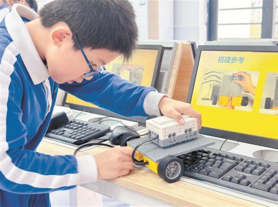 深圳61所学校成首批人工智能教育实验校