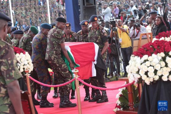 肯尼亚悼念直升机坠毁事故遇难国防军司令
