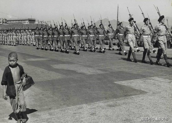 一张辛酸老照片揭示二战胜利后的香港