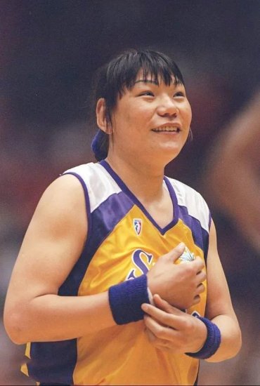 世界篮球巨星郑海霞，亲笔签名球衣、篮球，送给<em>柘城</em>老乡！