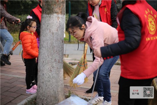 迎军运盛会，武汉开发区 1500多名党员周末上街义务大扫除