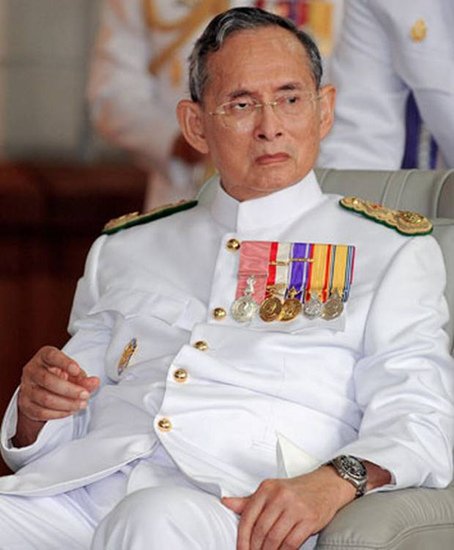 <em>泰国国王</em>普密蓬去世 享年88岁