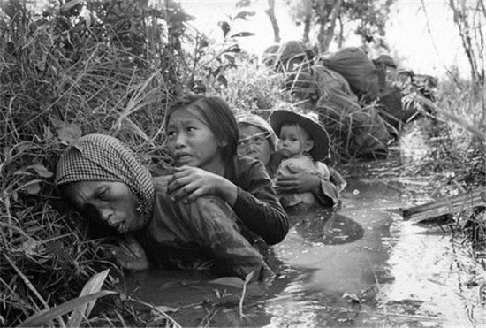 越南战争：<em>一场</em>从头到尾<em>的骗局</em>，留下的是美越人民挥之不去的...