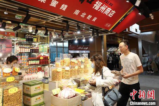 台湾写真：逾百年历史的台北南门市场焕新迎客