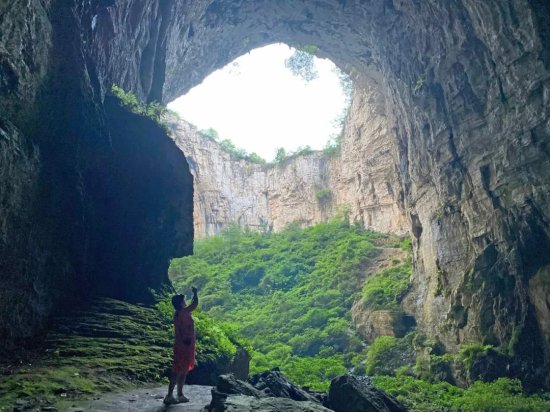 贵州有座世界最大天生桥洞，高178米长400米，曾经差点成为军...
