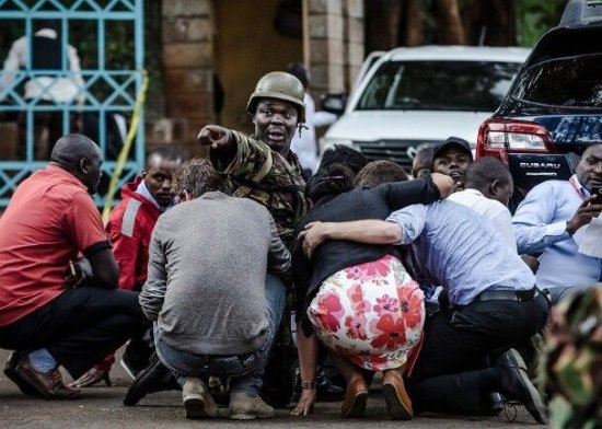 肯尼亚内罗毕<em>酒店</em>遭袭击致15死 包括一名<em>美国</em>人
