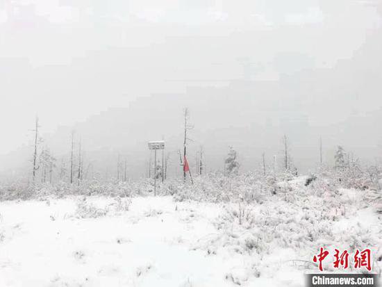 “中国最冷小镇”呼中迎今秋首雪开启“入冬”模式