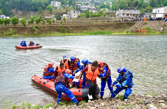 纳雍县开展2024年防汛及地质灾害应急演练
