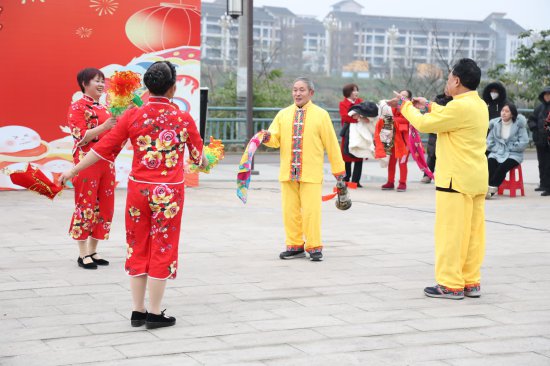 春节民俗展演 感受非遗文化