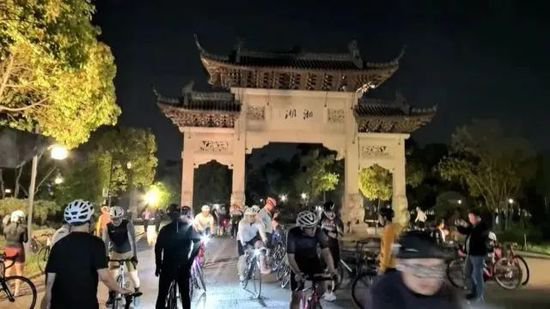 锻炼、吸氧、赏景...<em>杭州</em>人最费腿的季节又到了！