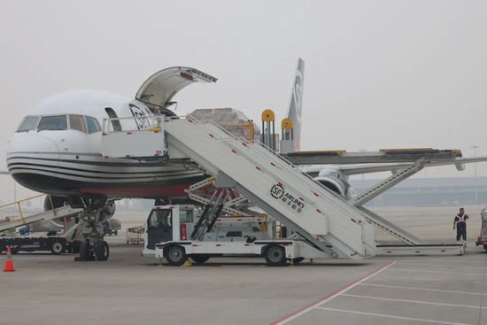 鄂州花湖机场开通直飞马来西亚吉隆坡货运航线
