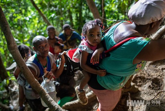 海地难民<em>穿越</em>哥伦比亚雨林 试图前往<em>美国</em>