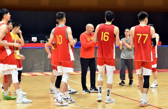 抠细节、重团队——<em>中国男篮队员</em>谈新帅乔尔杰维奇