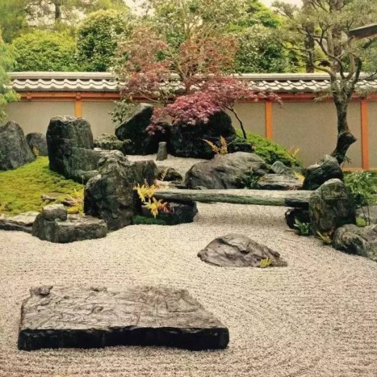 日本庭院枯山水的世界，国宝级枯山水设计师，竟是一位寺庙住持...