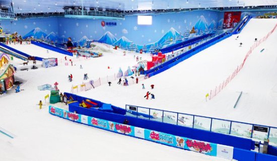 元旦假期将至 重庆热雪奇迹开启冰雪运动新玩法