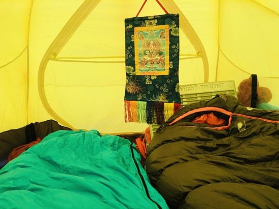 唯一被允许攀登的藏区神山 妹子如何登顶6282米阿尼玛卿?