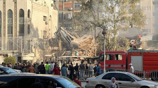 现场直击丨爆炸、浓烟与废墟——伊朗驻叙<em>使馆</em>领事部门建筑遭袭