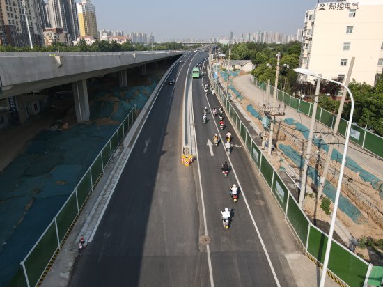 <em>郑州</em>彩虹桥电厂路以西南侧地面道路恢复主线通车
