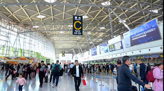 “五一”假期<em>济南</em>机场预计运送旅客27.3万人次