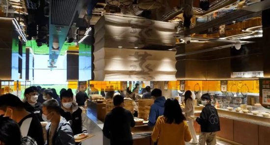 日均用餐2000人次，这家<em>快餐店</em>凭什么征服了深圳白领？
