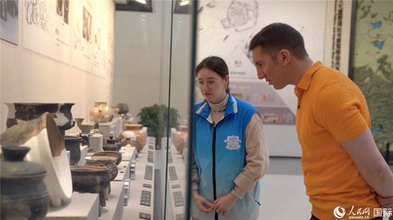 在博物馆当志愿<em>讲解</em>员 外国姑娘麦安琪把良渚文化讲给世界